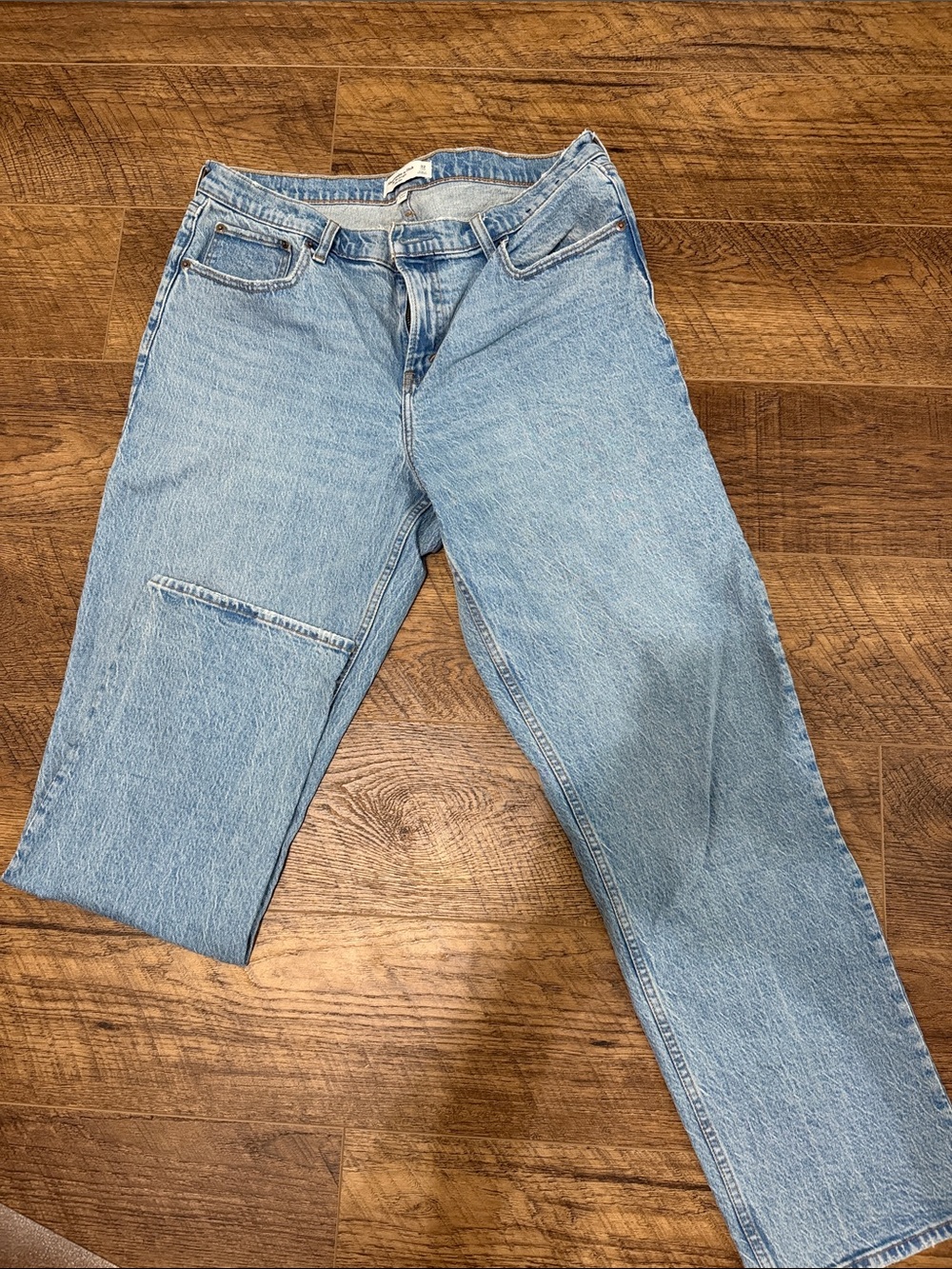 Abercrombie & Fitch Light Blue Straight-Leg Women's Jeans curve love mid-rise